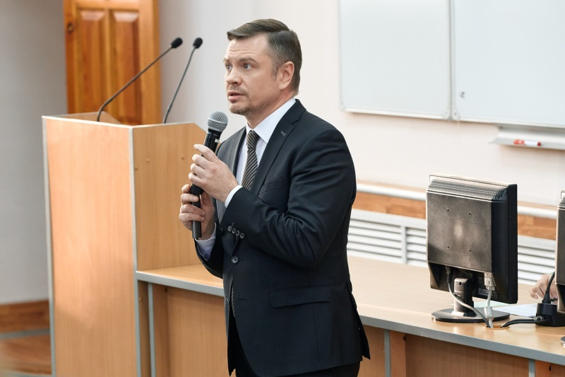 Поздравление ректора Горно-Алтайского государственного университета Евгения Владимировича Павлова с Днём Российской науки